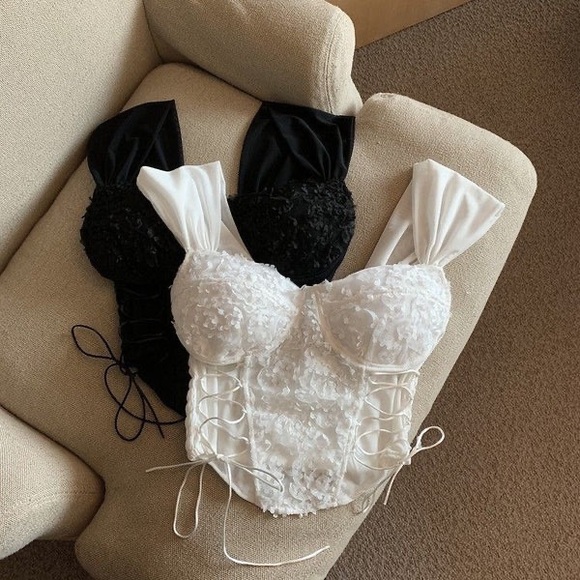 🤍FINAL SALE🤍 Sierra Darien White Flower Corset Size Small - Picture 3 of 5